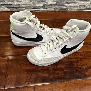 Nike Kids grade school Blazer Mid “77 shoes.